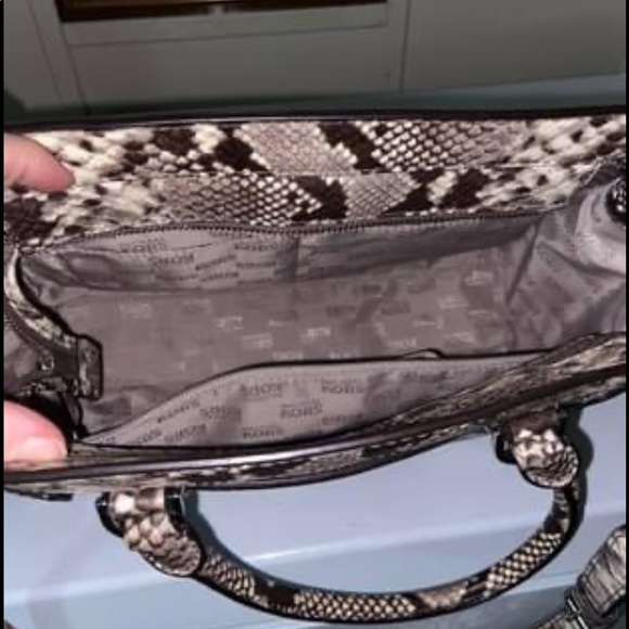 Michael Kors purse - Picture 3 of 5
